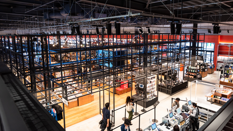 Illustration for article titled A Look Inside Autobacs: Japan's Fascinating Auto Parts Megastore